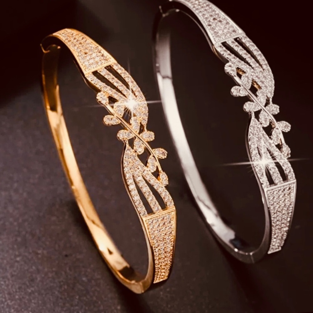 NEW EXQUISITE LUXURY STYLE CRYSTAL BRACELET